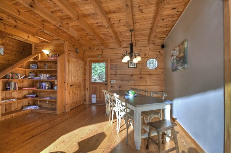Cabana Fox Hollow