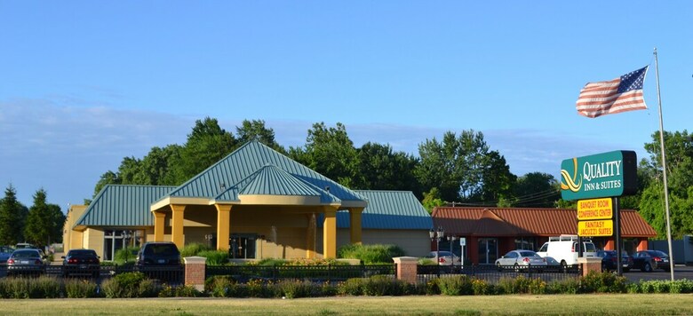 Hotel Quality Inn And Suites Livonia