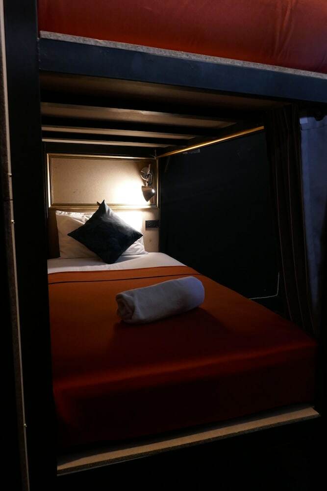 Hostal 2street Hostel At Surathani - Adults Only
