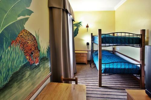 Holiday Inn Express Hotel & Suites Byron