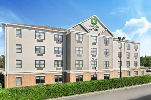 Holiday Inn Express Hotel & Suites Byron