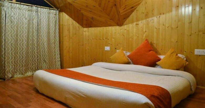 Hotel Gezellig Inn - Vardhan Hills