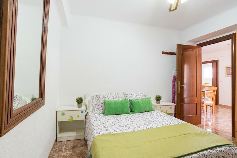 Malagasuite Playamar Beach & Pool Apartment