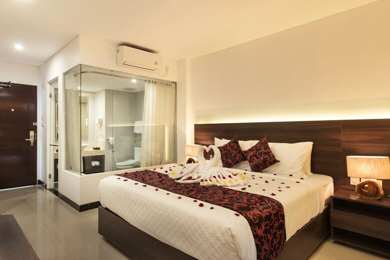 Hotel Adhiloka