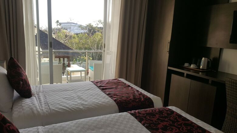 Hotel Adhiloka