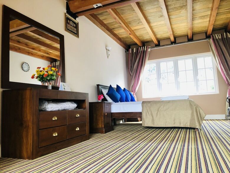 Hotel Swiss Cottage