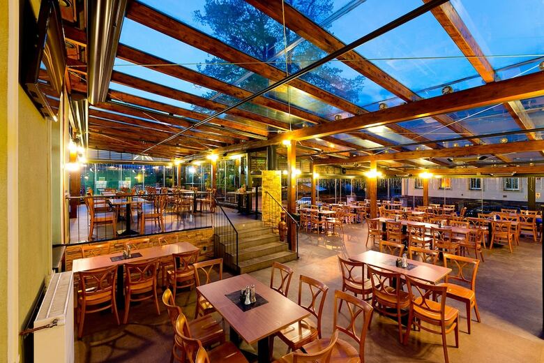 Hotel A Restaurace Kocanda