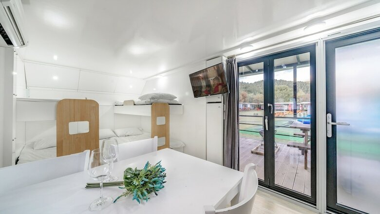 Gapyeong Saeyeon Caravan - Glamping