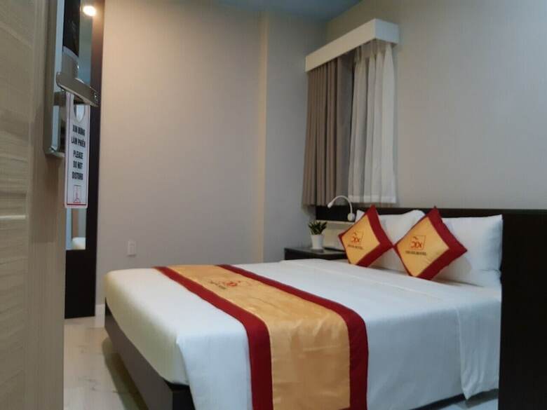 The Six Hotel