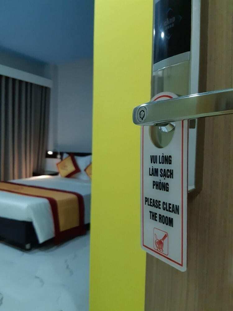 The Six Hotel