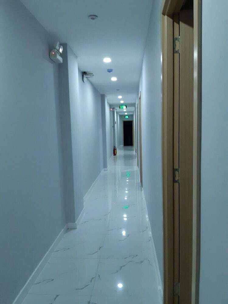 The Six Hotel