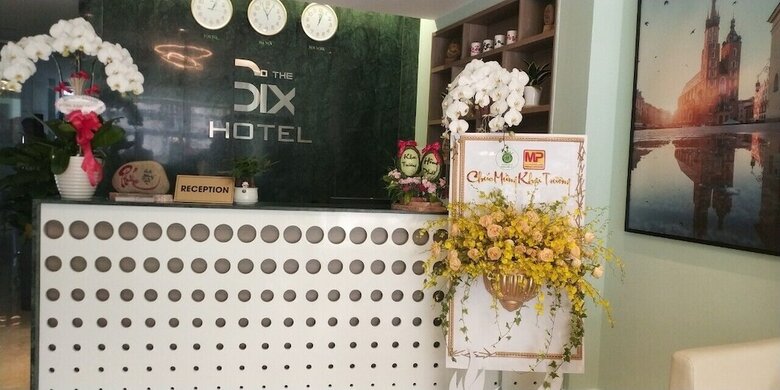 The Six Hotel