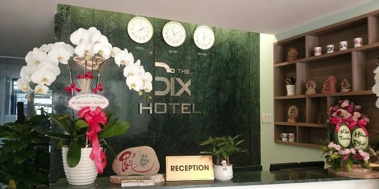 The Six Hotel