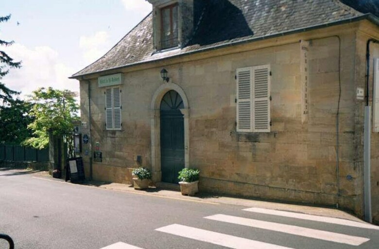 Hotel H�tel Le Saint Robert