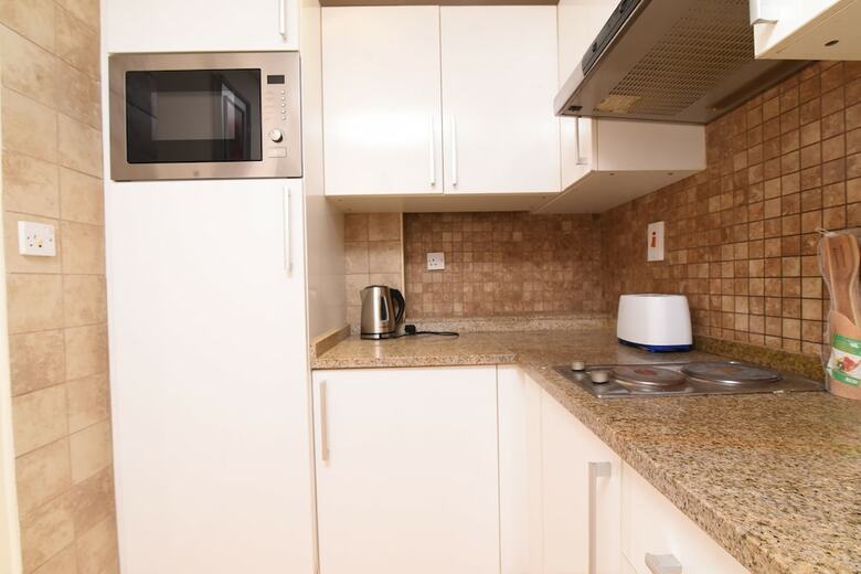 Apartamento Oyo 237 Home Capitol Tower Internet City