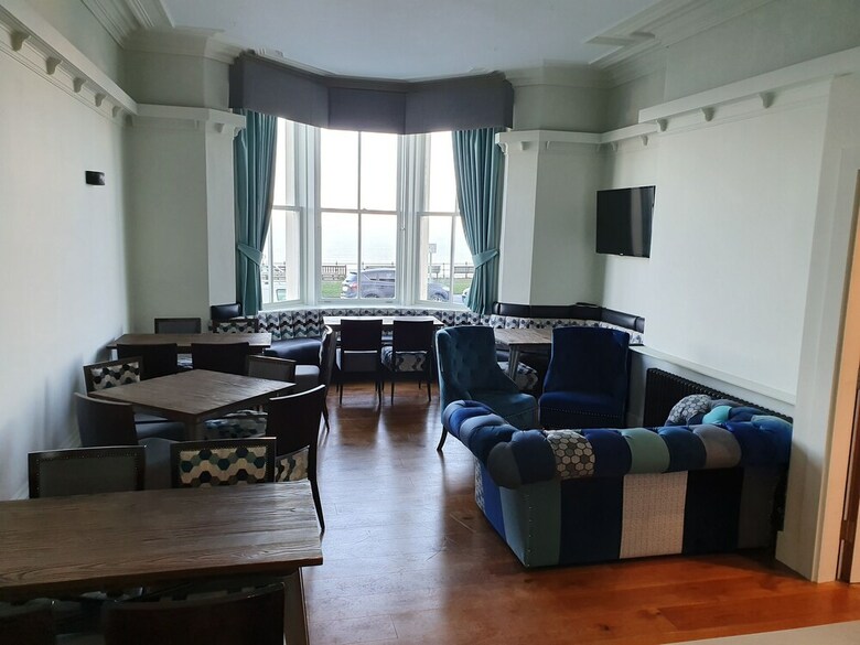Delmont Hotel