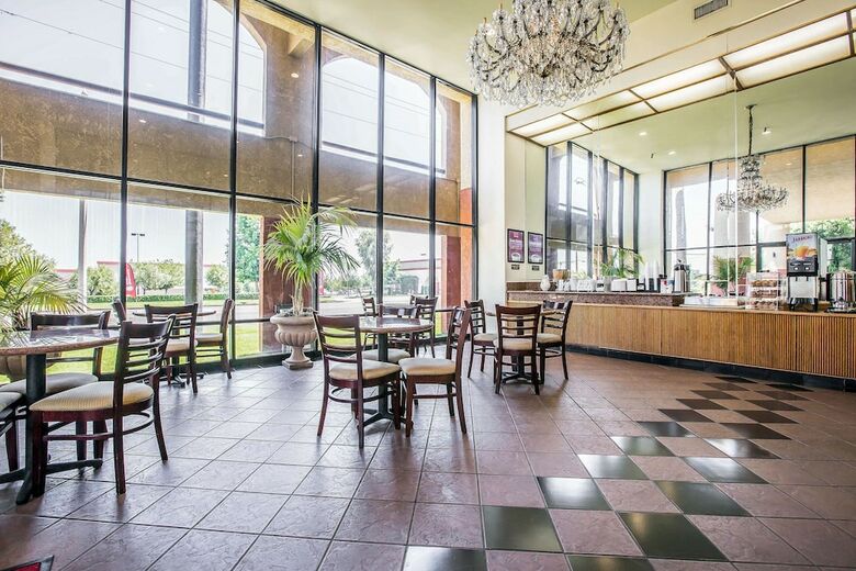 Hotel Baymont By Wyndham Ontario