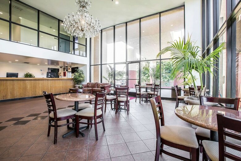 Hotel Baymont By Wyndham Ontario