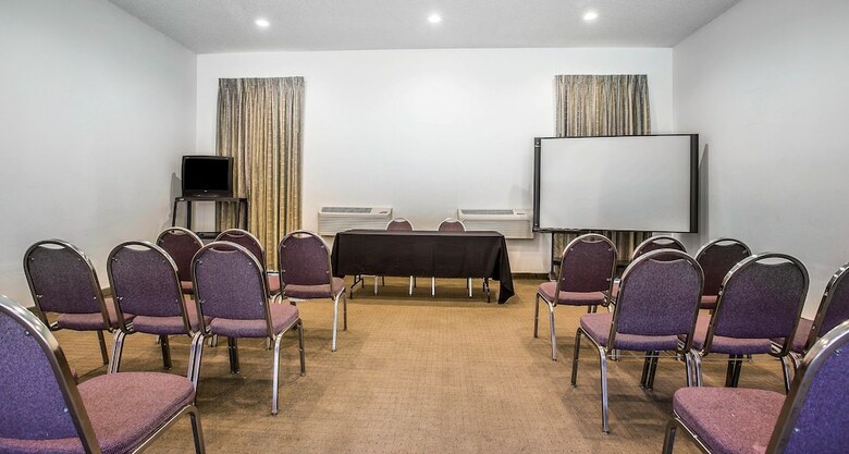 Hotel Baymont By Wyndham Ontario