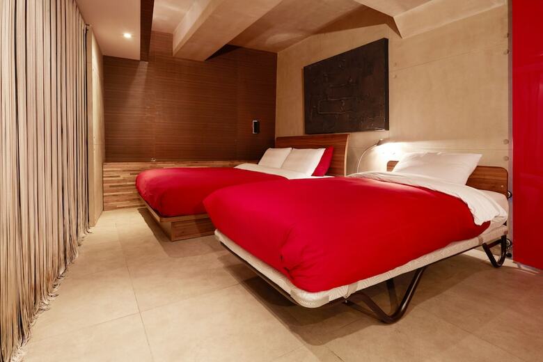 Tria Hotel