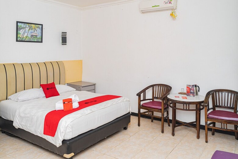 Hotel Reddoorz Plus @ Cibogo Puncak 3