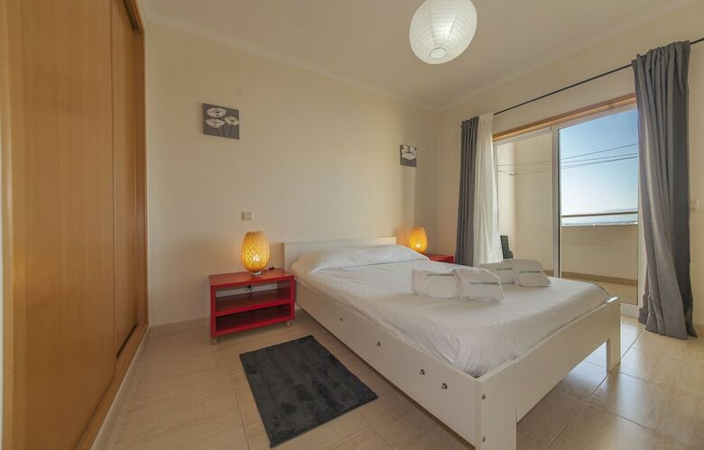 B44 - Alto Do Quint�o Central Apartment