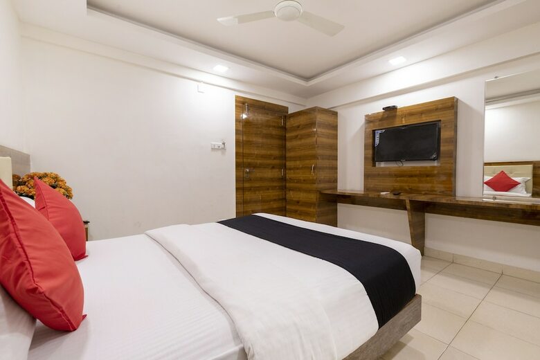 Hotel Capital O 49120 Ak International