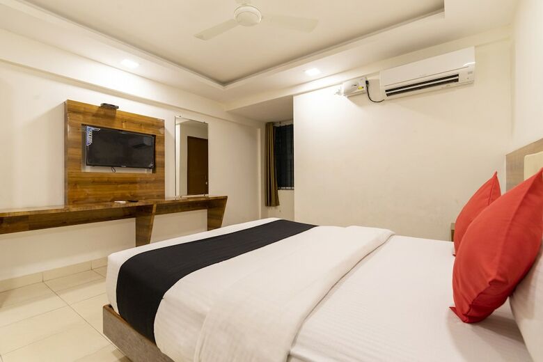 Hotel Capital O 49120 Ak International