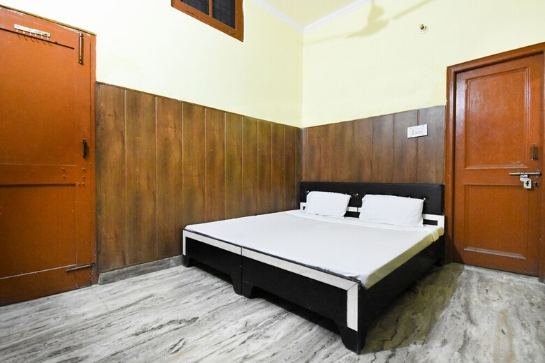 Spot On 49295 Hotel Kohinoor Park