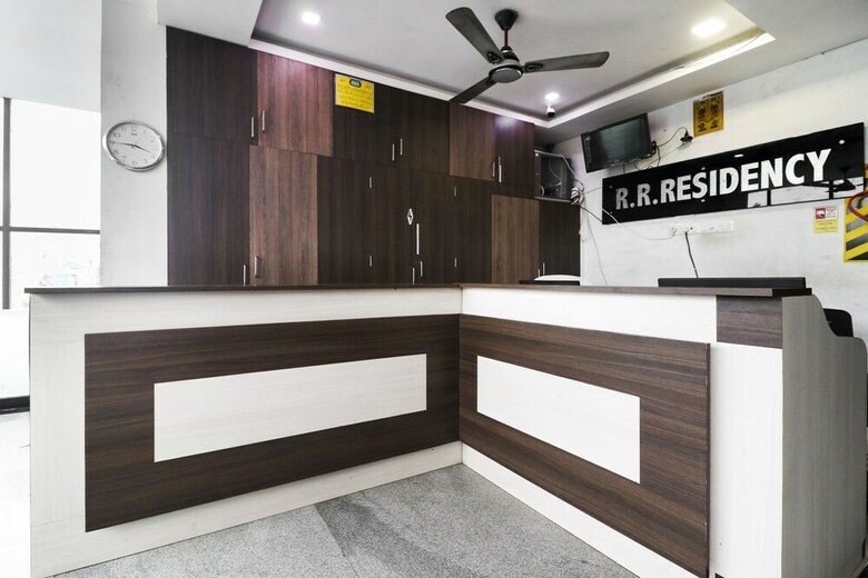 Hotel Oyo 60030 R R Residency