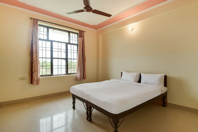 Hotel Spot On 60292 Shri United