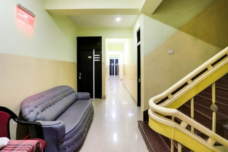 Oyo 40476 Hotel Devi Darbar