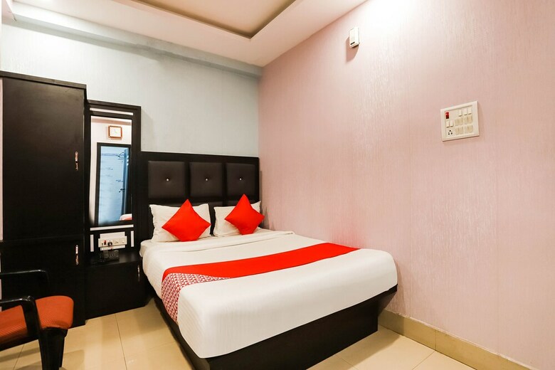 Oyo 40476 Hotel Devi Darbar