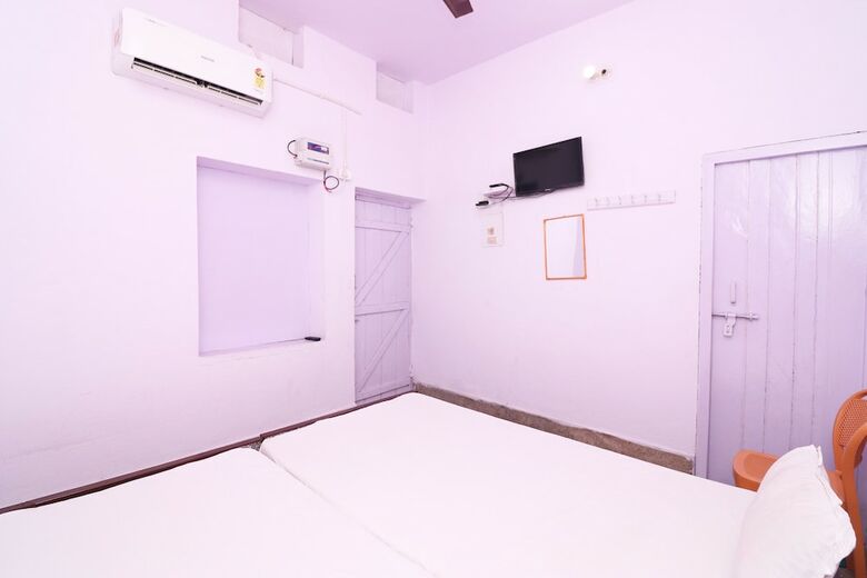 Spot On 44992 Hotel Swapnapuri