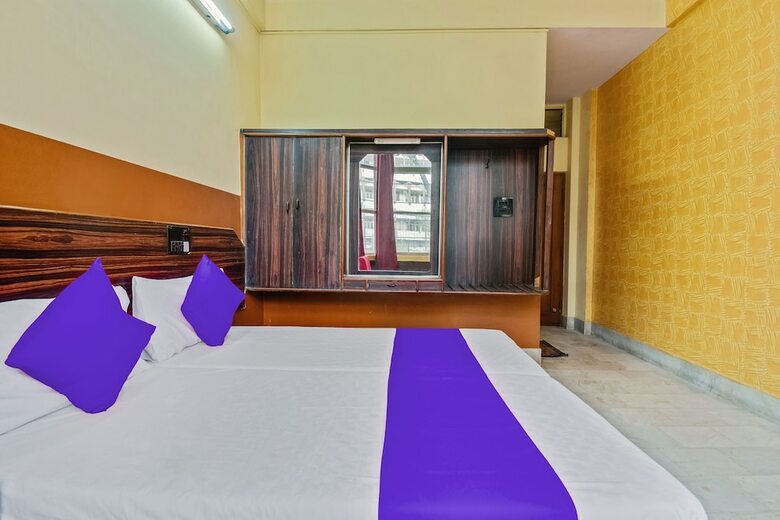 Spot On 48699 Hotel Pawan Sree Deluxe Lodge