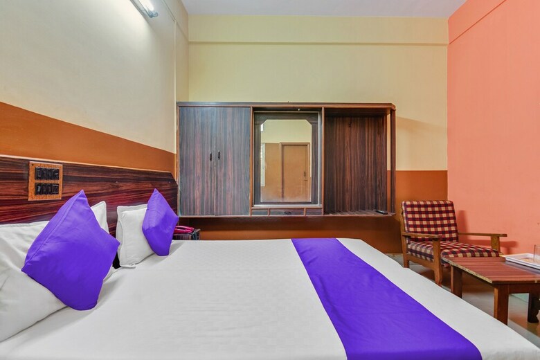 Spot On 48699 Hotel Pawan Sree Deluxe Lodge