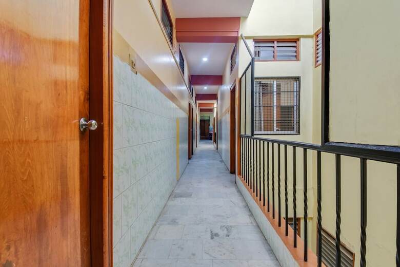 Spot On 48699 Hotel Pawan Sree Deluxe Lodge