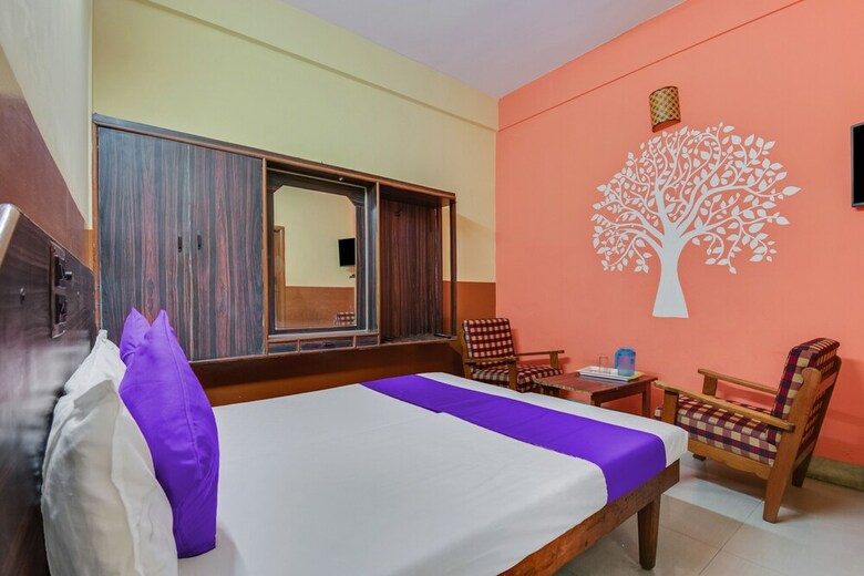 Spot On 48699 Hotel Pawan Sree Deluxe Lodge