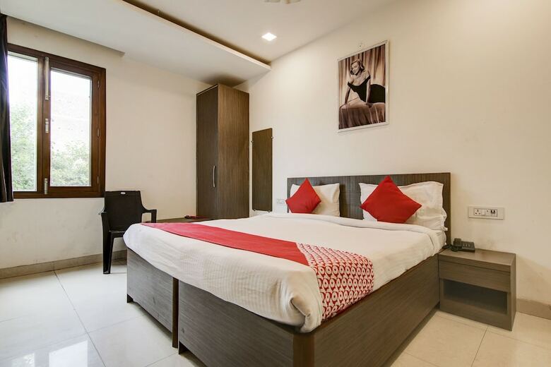 Hotel Oyo Flagship 39600 Sathguru Residency