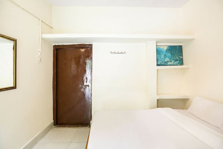 Spot On 44566 Hotel Gautam Park