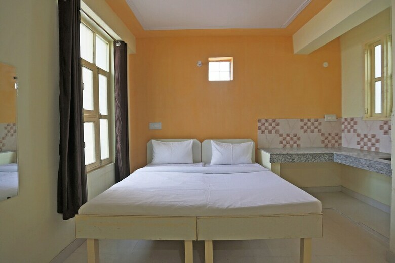 Hotel Spot On 48911 Sukhrali Residency