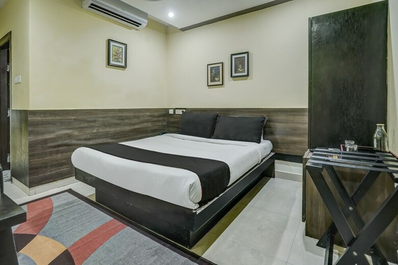 Collection O 30111 Hotel Miland Palace