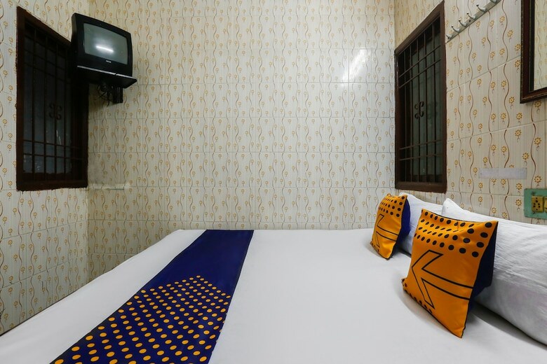 Hotel Spot On 49026 Ams Guest House