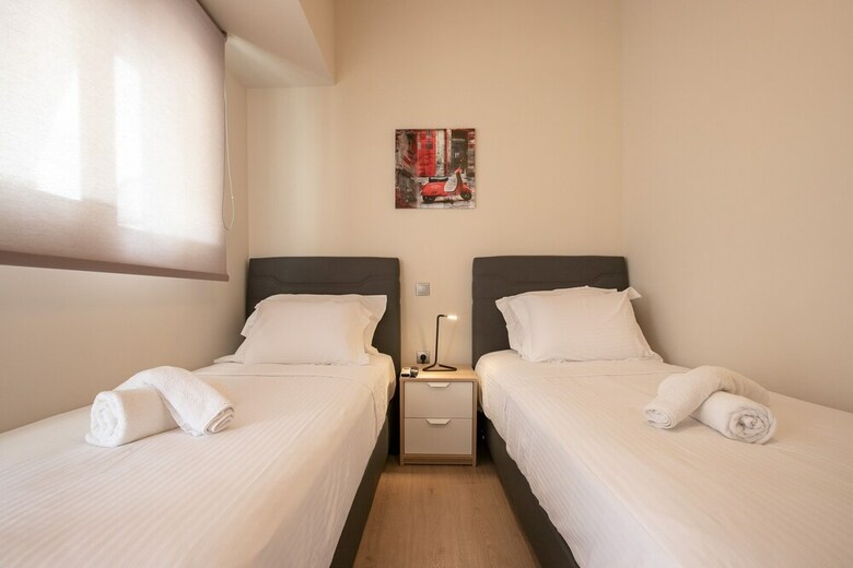 Luxurious 5 Bedroom-3 Bathroom Apartment 2- Athens