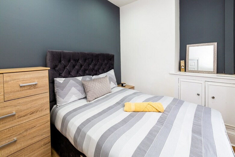 Lush Apartments 4 Bedroom House - Gilroy