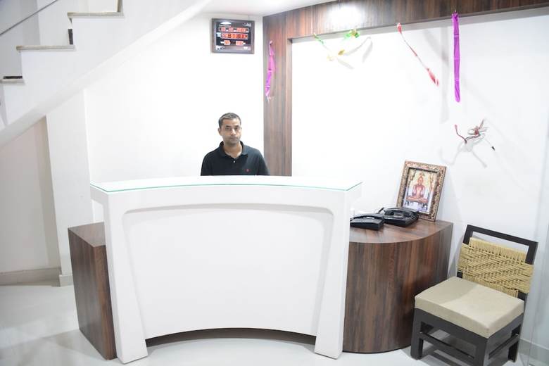 Hotel Paras