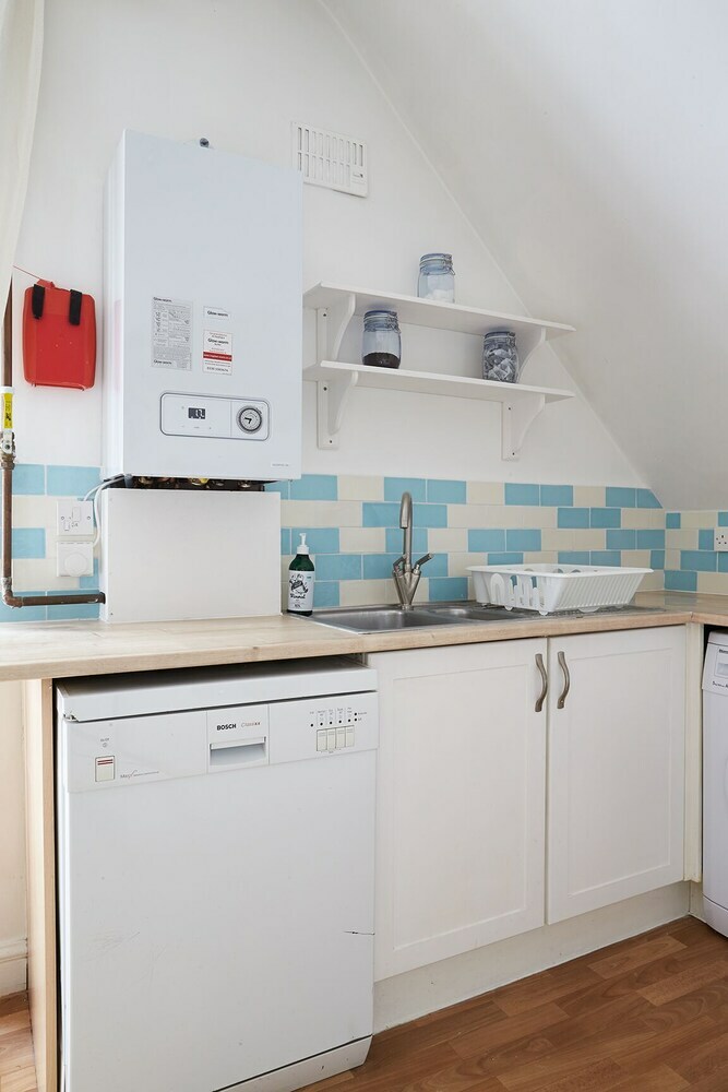 Boutique Balcony Apartment At Bodorgan Manor