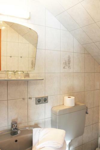 Hostal Gasthaus Und Pension Zur Linde