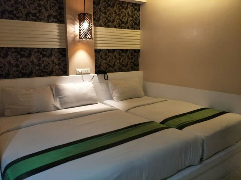 Hotel The Cozi Inn