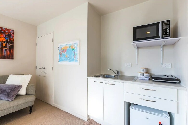 Beachside Escape 1 Bedroom Guest Suite